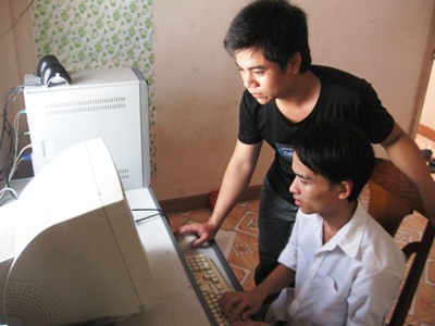 Cậu bạn khiếm thị làm tẩm quất đã đỗ ĐH - 2