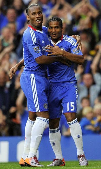 Drogba lập hat-trick, Chelsea đại thắng ngày mở màn - 2