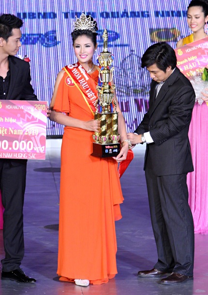 Người đẹp Hà Nội đăng quang HHVN 2010 - 20