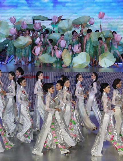 Người đẹp Hà Nội đăng quang HHVN 2010 - 6