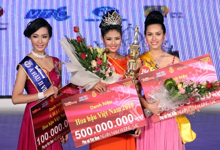 Người đẹp Hà Nội đăng quang HHVN 2010 - 25