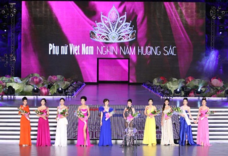 Người đẹp Hà Nội đăng quang HHVN 2010 - 9