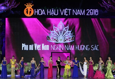 Người đẹp Hà Nội đăng quang HHVN 2010 - 7