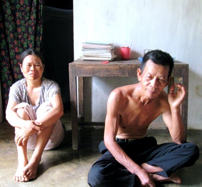 Người cựu chiến binh nghèo và 3 đứa con điên  - 1