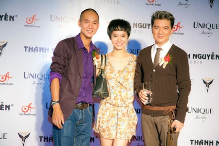 Đàm Vĩnh Hưng “mở hàng” cho Thành Nguyễn Studio - 8 Đàm Vĩnh Hưng “mở hàng” cho Thành Nguyễn Studio - 8