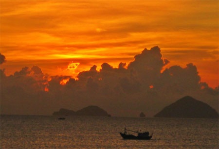 Chùm ảnh: Bình minh trên biển Nha Trang - 9 Chùm ảnh: Bình minh trên biển Nha Trang - 9