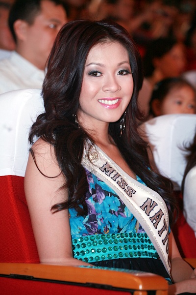 Người đẹp Áo dài Phạm Thị Thùy Linh tự hào về quốc phục - 2 Người đẹp Áo dài Phạm Thị Thùy Linh tự hào về quốc phục - 2