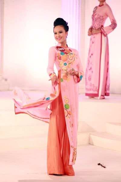 Người đẹp Áo dài Phạm Thị Thùy Linh tự hào về quốc phục - 5 Người đẹp Áo dài Phạm Thị Thùy Linh tự hào về quốc phục - 5