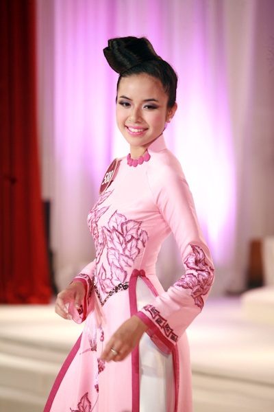 Người đẹp Áo dài Phạm Thị Thùy Linh tự hào về quốc phục - 6 Người đẹp Áo dài Phạm Thị Thùy Linh tự hào về quốc phục - 6