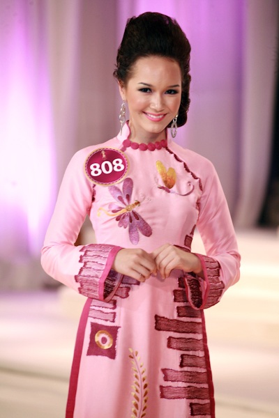 Người đẹp Áo dài Phạm Thị Thùy Linh tự hào về quốc phục - 7 Người đẹp Áo dài Phạm Thị Thùy Linh tự hào về quốc phục - 7