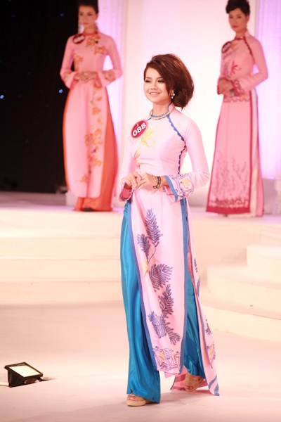 Người đẹp Áo dài Phạm Thị Thùy Linh tự hào về quốc phục - 8 Người đẹp Áo dài Phạm Thị Thùy Linh tự hào về quốc phục - 8