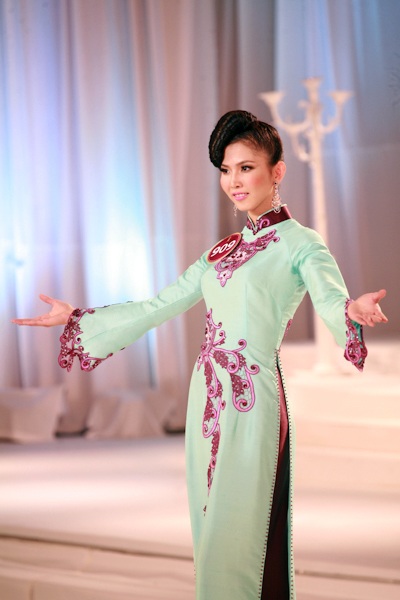 Người đẹp Áo dài Phạm Thị Thùy Linh tự hào về quốc phục - 11 Người đẹp Áo dài Phạm Thị Thùy Linh tự hào về quốc phục - 11