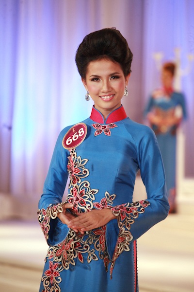 Người đẹp Áo dài Phạm Thị Thùy Linh tự hào về quốc phục - 13 Người đẹp Áo dài Phạm Thị Thùy Linh tự hào về quốc phục - 13