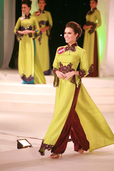 Người đẹp Áo dài Phạm Thị Thùy Linh tự hào về quốc phục - 16 Người đẹp Áo dài Phạm Thị Thùy Linh tự hào về quốc phục - 16