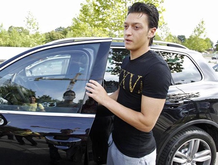 Mesut Oezil chính thức gia nhập Real Madrid - 1 Mesut Oezil chính thức gia nhập Real Madrid - 1