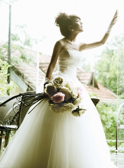 “Lala” Mai Chi lộng lẫy với váy cưới - 4 “Lala” Mai Chi lộng lẫy với váy cưới - 4