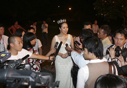 Gala Dinner - đêm hội tụ các hoa hậu - 4 Gala Dinner - đêm hội tụ các hoa hậu - 4