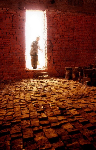 Triển lãm ảnh “Up & Down” và hoạt động đấu giá từ thiện - 3 Triển lãm ảnh “Up & Down” và hoạt động đấu giá từ thiện - 3