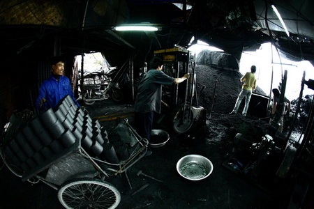 Triển lãm ảnh “Up & Down” và hoạt động đấu giá từ thiện - 8 Triển lãm ảnh “Up & Down” và hoạt động đấu giá từ thiện - 8