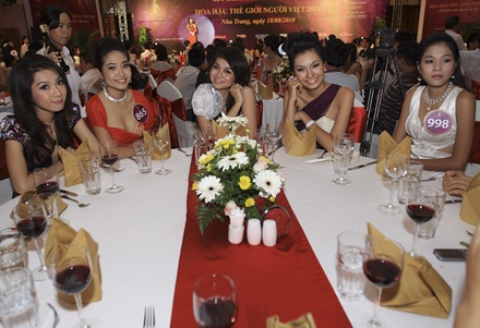 Gala Dinner - đêm hội tụ các hoa hậu - 1 Gala Dinner - đêm hội tụ các hoa hậu - 1