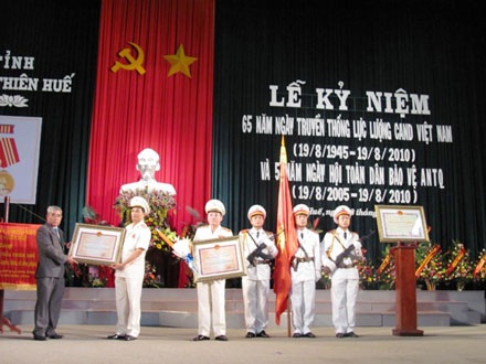 Công an TT-Huế vinh dự đón nhận huân chương Hồ Chí Minh - 2