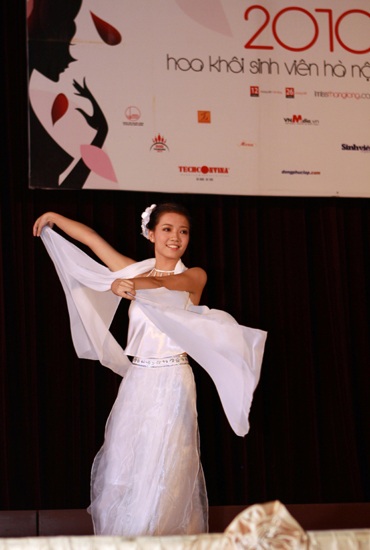 Nữ sinh Sư phạm Toán đẹp dịu dàng  - 3