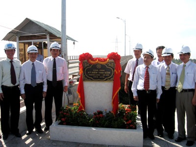 Gắn biển Công trình 1.000 năm Thăng Long cho cây cầu ở Đà Nẵng - 1