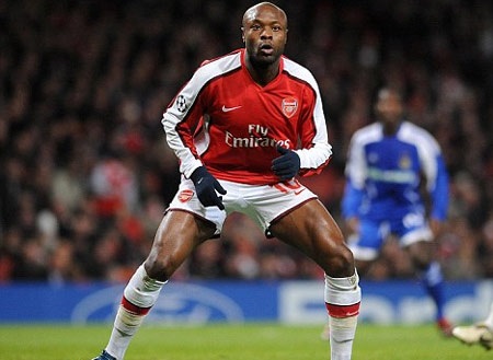 Gallas bất ngờ đầu quân cho Tottenham - 1 Gallas bất ngờ đầu quân cho Tottenham - 1
