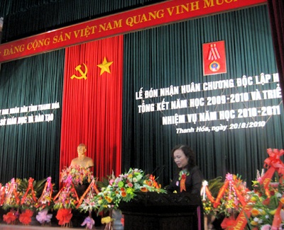 Ngành giáo dục Thanh Hóa nhận Huân chương độc lập hạng Nhì - 2 Ngành giáo dục Thanh Hóa nhận Huân chương độc lập hạng Nhì - 2