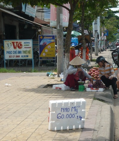 Cần Thơ: “Nhộn nhịp” Chợ vỉa hè - 2 Cần Thơ: “Nhộn nhịp” Chợ vỉa hè - 2