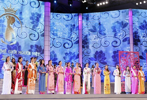 Lưu Thị Diễm Hương đăng quang HHTGNV 2010 - 17