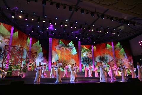 Lưu Thị Diễm Hương đăng quang HHTGNV 2010 - 16