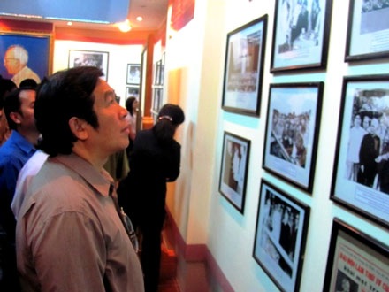 Tiếp nhận nhiều tư liệu quý về cuộc đời Bác Tôn - 2 Tiếp nhận nhiều tư liệu quý về cuộc đời Bác Tôn - 2