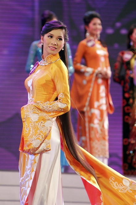 Những hình ảnh đẹp nhất trong đêm chung kết HHTGNV 2010 - 17 Những hình ảnh đẹp nhất trong đêm chung kết HHTGNV 2010 - 17