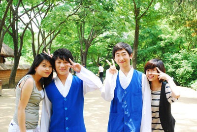 Nữ sinh chia sẻ cách “săn” học bổng - 3