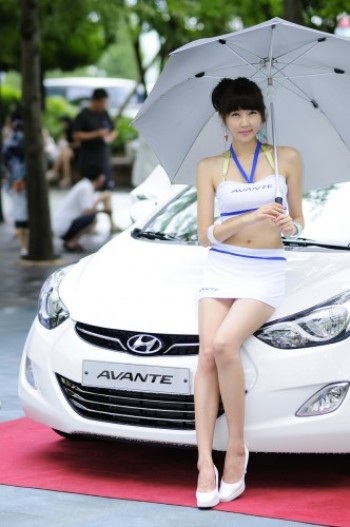 Người đẹp Hyundai Avante - 11