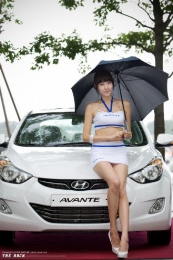 Người đẹp Hyundai Avante - 13
