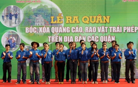 Tuổi trẻ thủ đô ra quận bóc xoá quảng cáo, rao vặt - 1