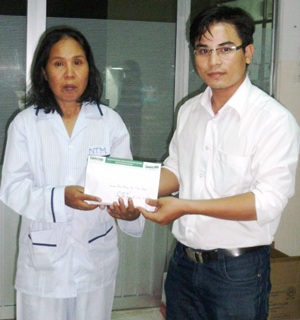 "Người đàn bà khốn khổ" đã đủ tiền phẫu thuật - 1 "Người đàn bà khốn khổ" đã đủ tiền phẫu thuật - 1