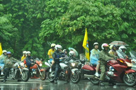 Ấn tượng Hà Nội T&T, Cúp và…mưa - 13