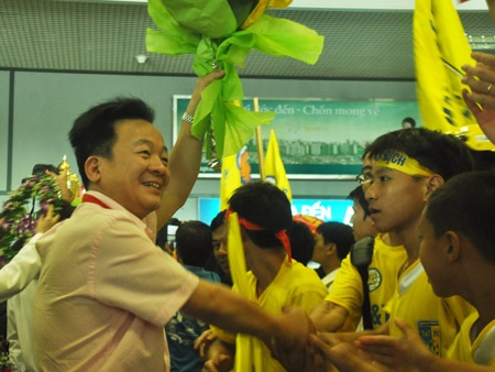 Ấn tượng Hà Nội T&T, Cúp và…mưa - 2