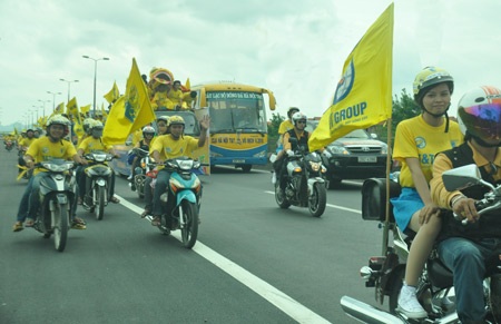 Ấn tượng Hà Nội T&T, Cúp và…mưa - 7