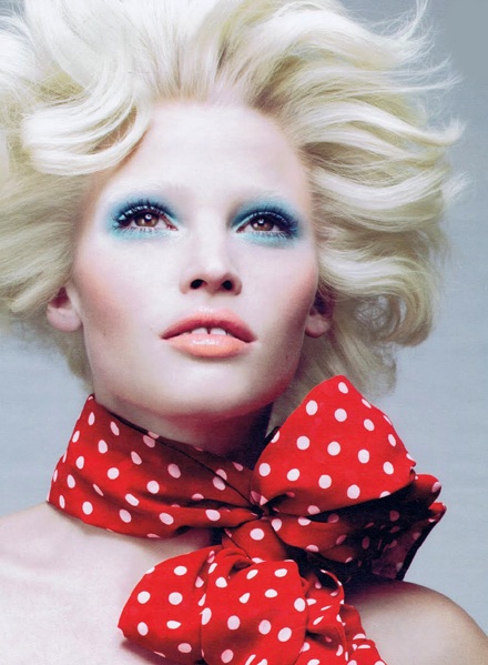 Lara Stone: Rực rỡ sắc màu - 1 Lara Stone: Rực rỡ sắc màu - 1