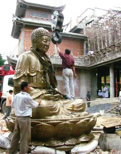 Cung đón tượng Phật Thích Ca Mâu Ni lớn nhất miền Trung - 1 Cung đón tượng Phật Thích Ca Mâu Ni lớn nhất miền Trung - 1