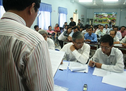 Nông dân Cần Giờ nhận tiền bồi thường của Vedan - 1