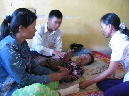 Làng chài cạn nước mắt ngóng tin 10 ngư dân mất tích - 3 Làng chài cạn nước mắt ngóng tin 10 ngư dân mất tích - 3