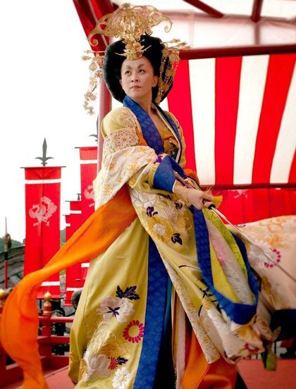 Hình ảnh lạ mắt của Lưu Gia Linh trong vai Võ Tắc Thiên - 3