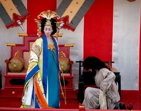 Hình ảnh lạ mắt của Lưu Gia Linh trong vai Võ Tắc Thiên - 5