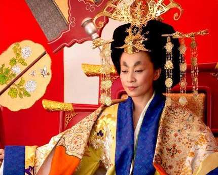 Hình ảnh lạ mắt của Lưu Gia Linh trong vai Võ Tắc Thiên - 7