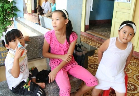 Quê nghèo tan hoang sau lốc dữ - 4 Quê nghèo tan hoang sau lốc dữ - 4